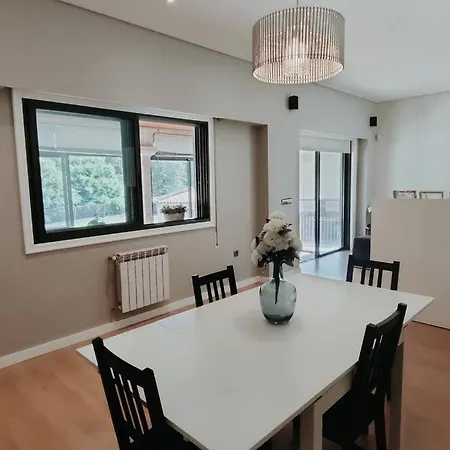 Gran Casa Pareada Con Piscina En Vigo. Playa: 9min ホテル