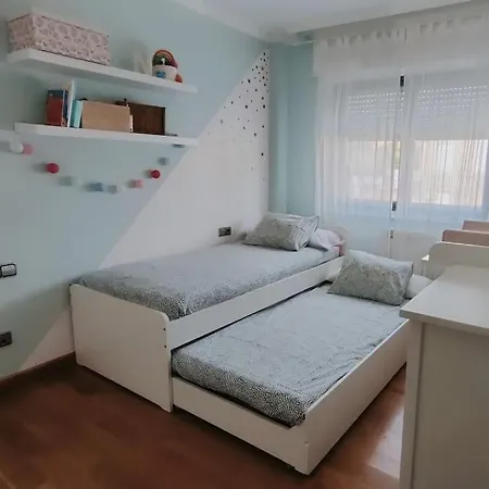 Gran Casa Pareada Con Piscina En Vigo. Playa: 9min ホテル 4*